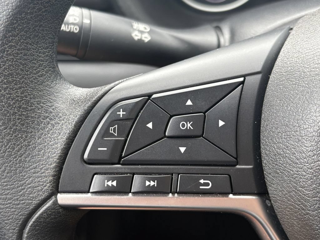 Used 2025 Nissan Sentra SV FWD image 14