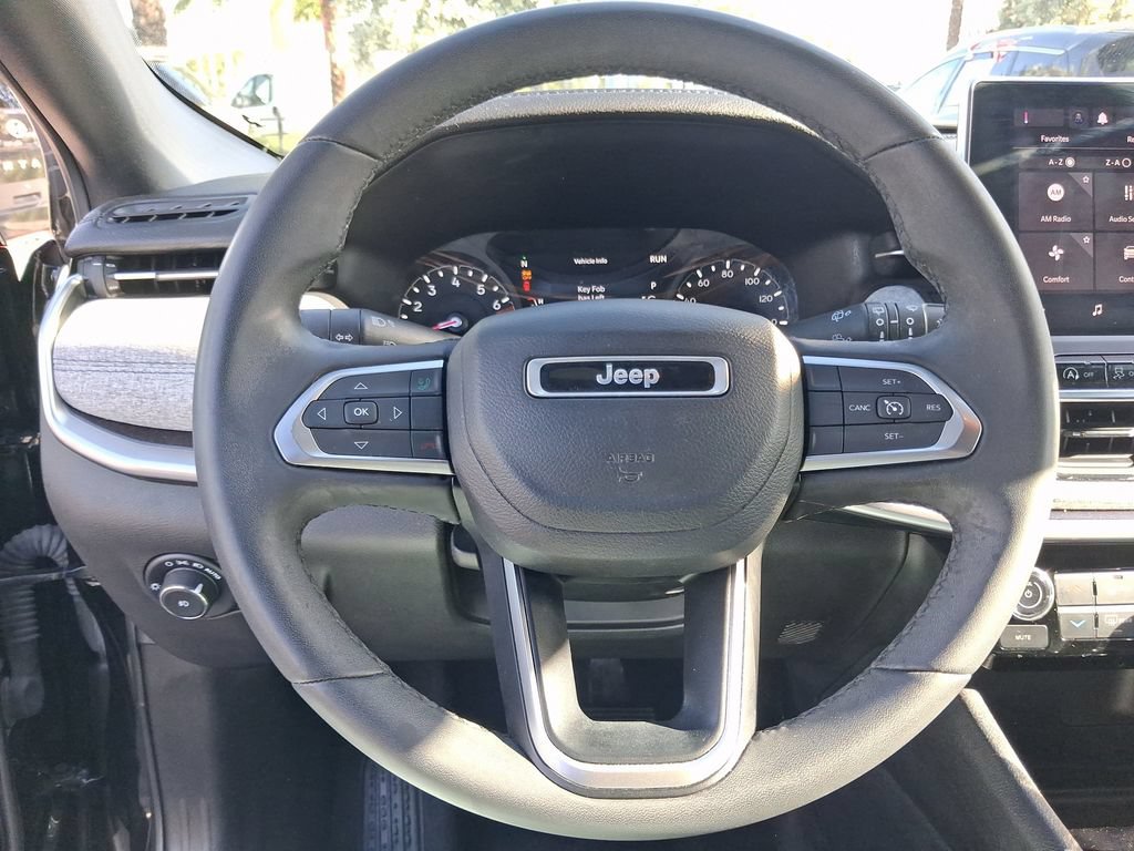 Used 2023 Jeep Compass Latitude AWD/4WD image 17