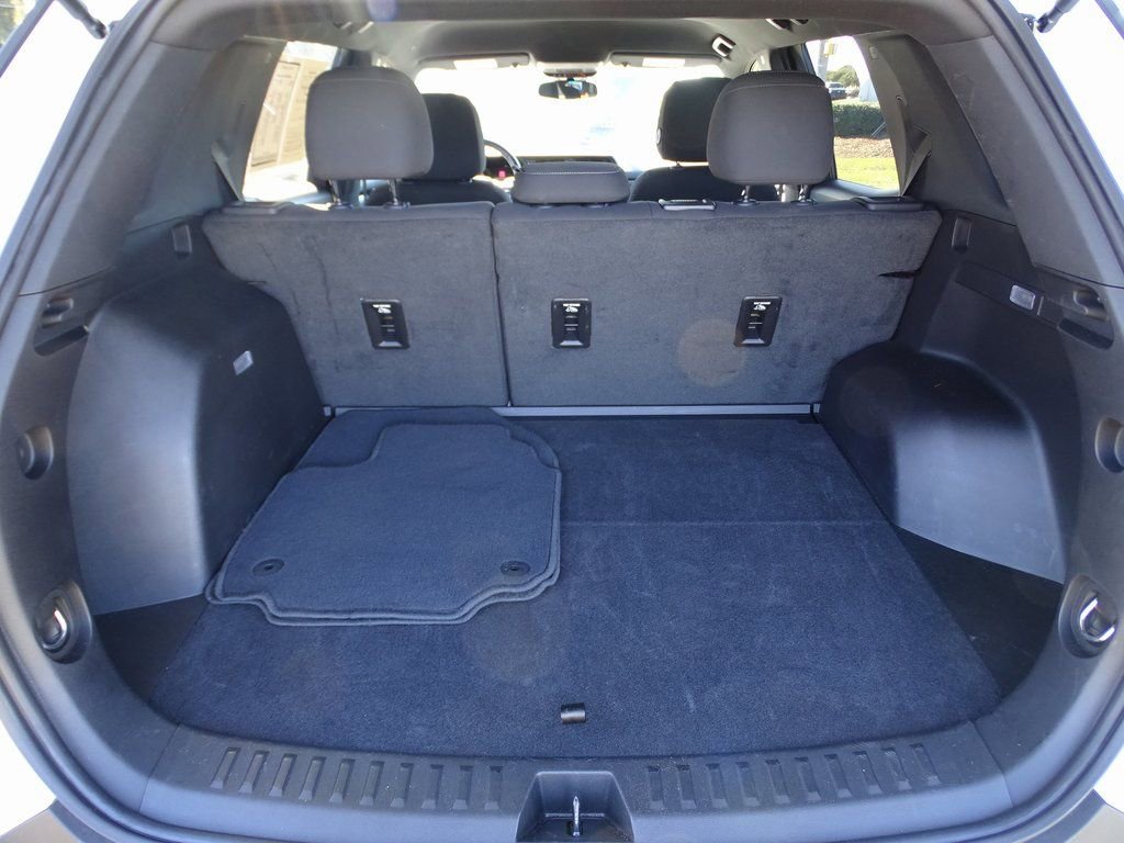 Used 2025 GMC Terrain Elevation image 9