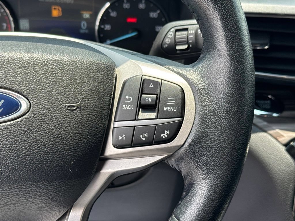 Used 2022 Ford Explorer Limited w/ Equipment Group 301A AWD/4WD image 17