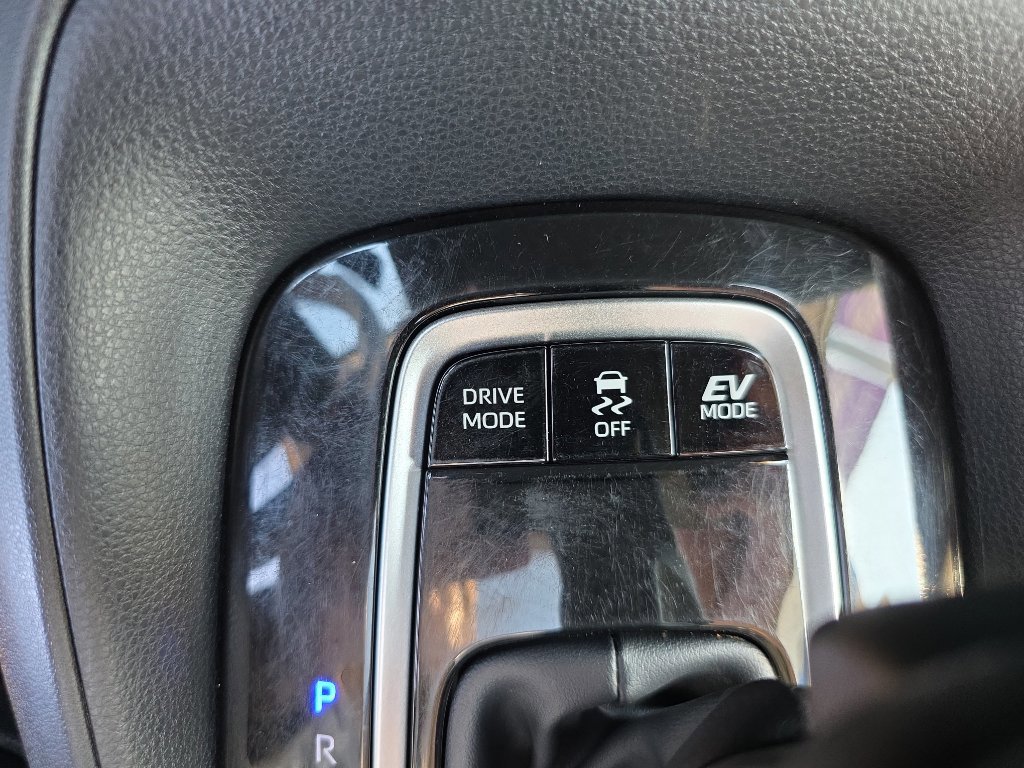 Used 2025 Toyota Corolla XLE image 29