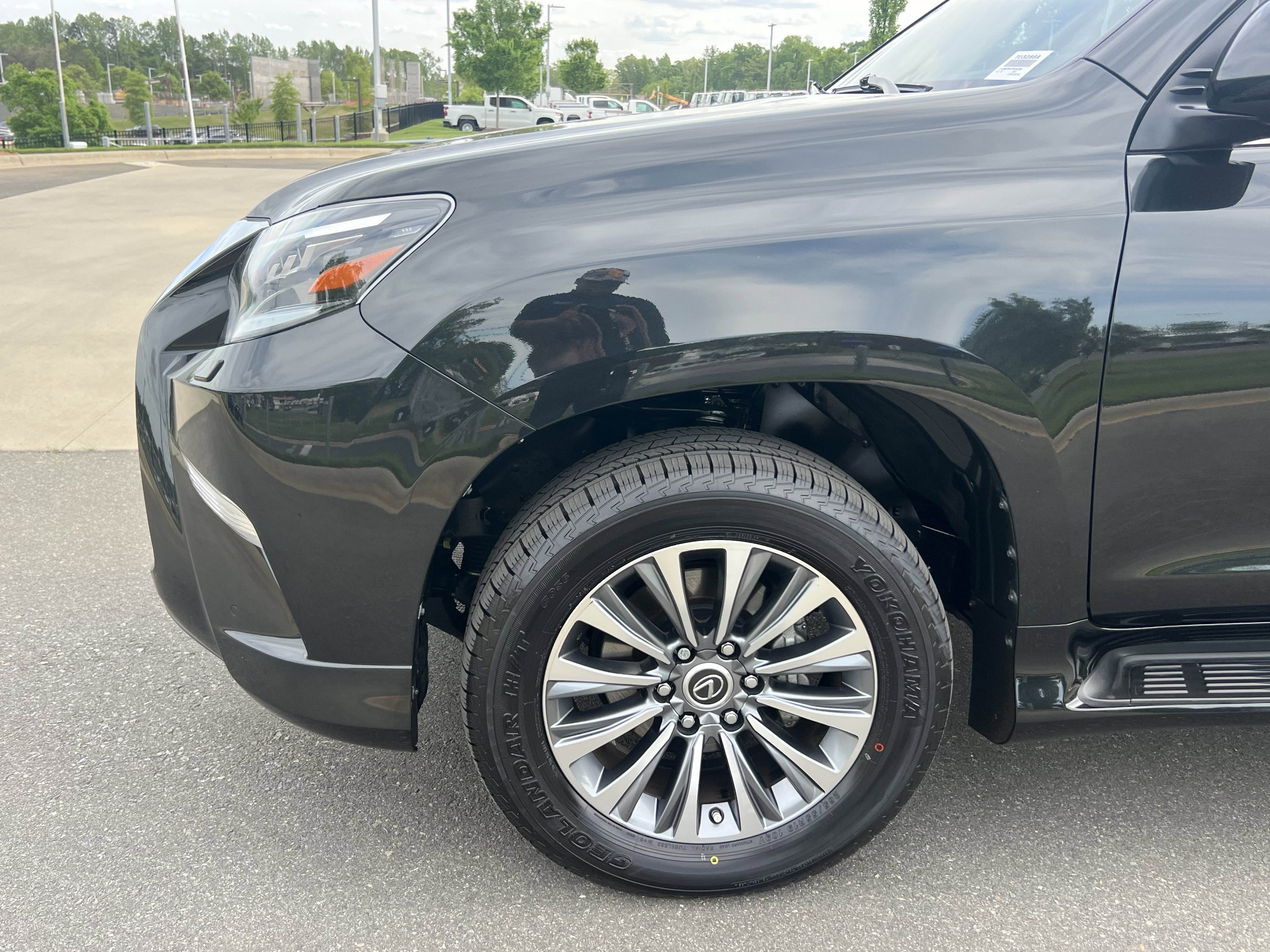 Used 2023 Lexus GX 460 Luxury w/ Accessory Package image 13