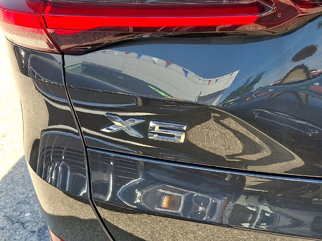 Used 2021 BMW X5 xDrive40i w/ Convenience Package AWD/4WD image 29