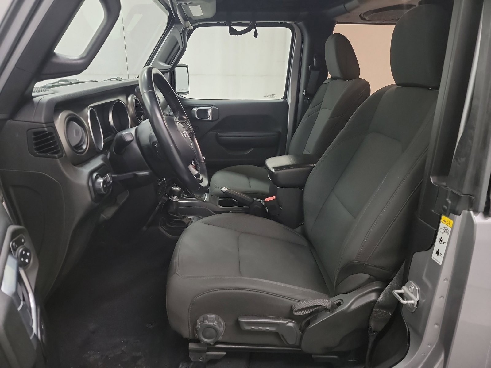 Used 2018 Jeep Wrangler Sport image 12