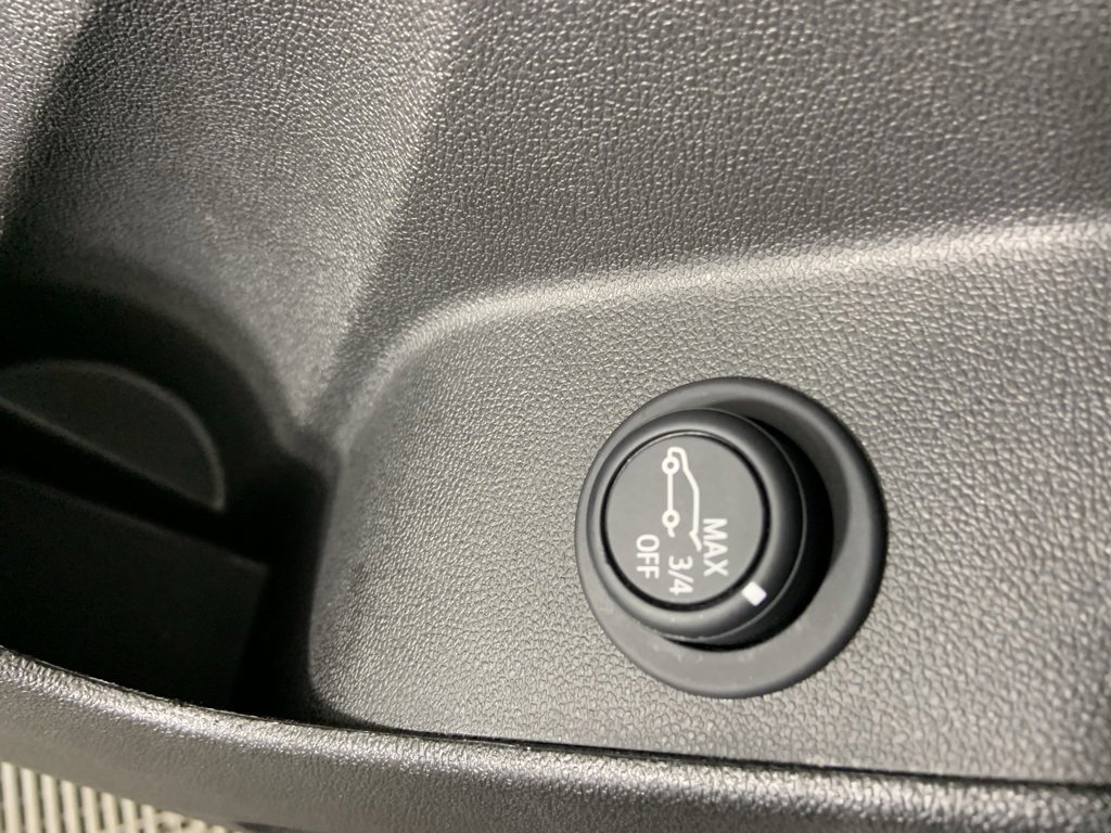 Used 2024 Chevrolet Equinox LT image 32