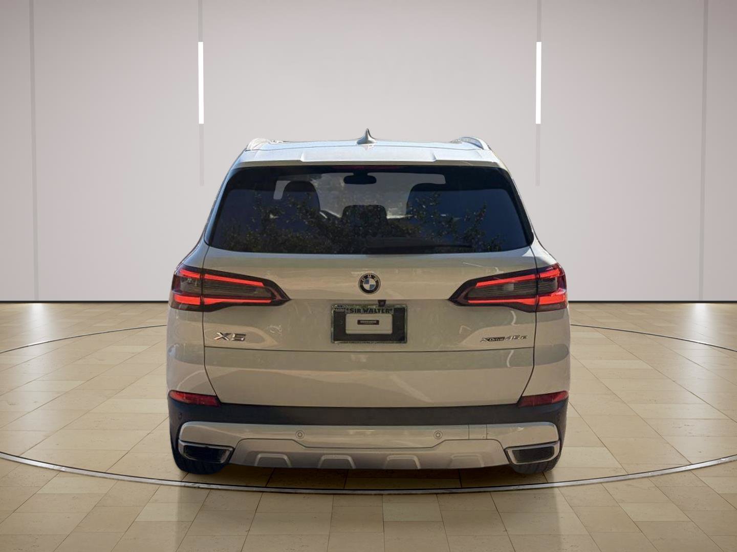 Used 2021 BMW X5 xDrive45e w/ Premium Package AWD/4WD image 4