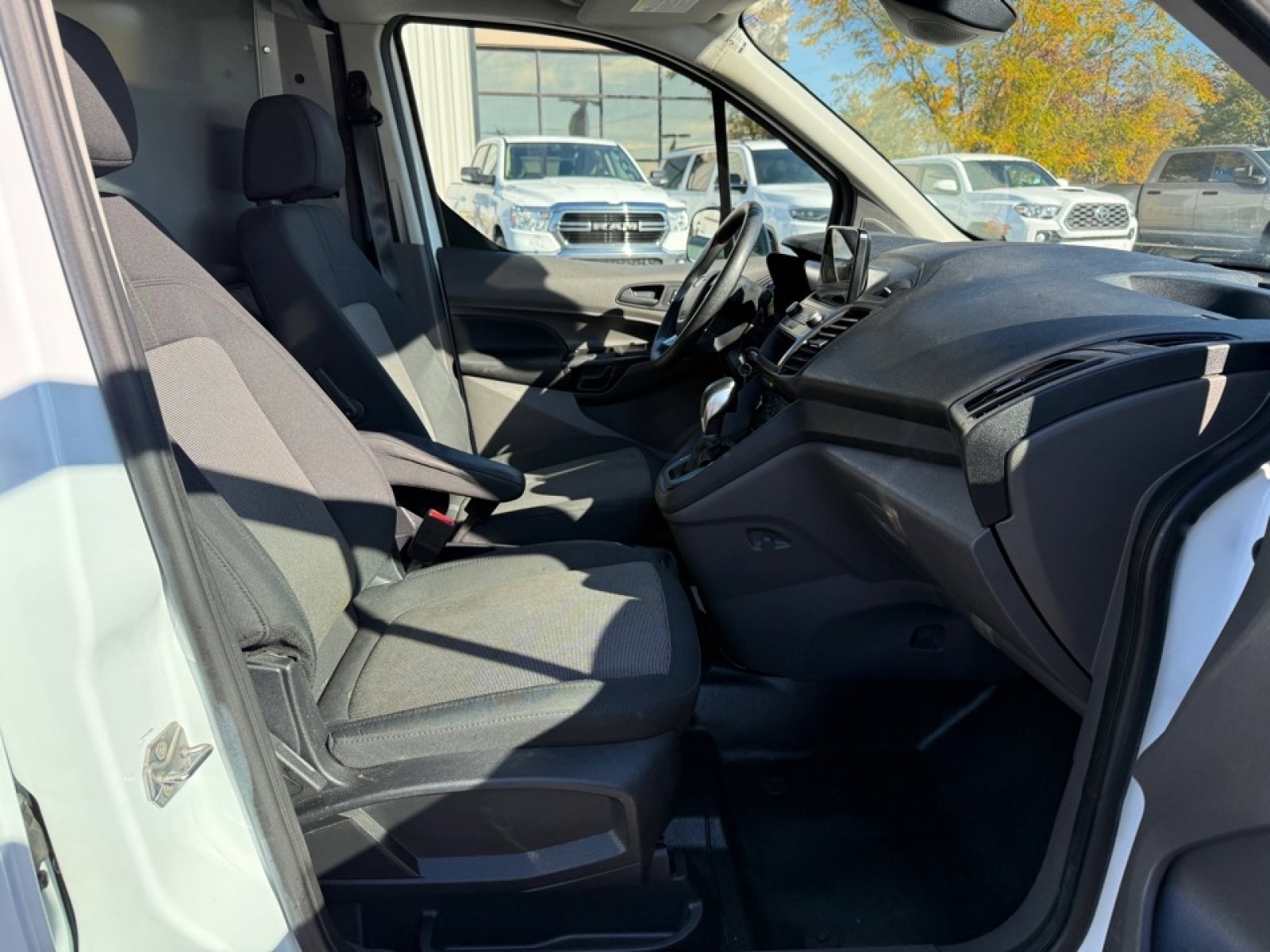 Used 2020 Ford Transit Connect XL image 11