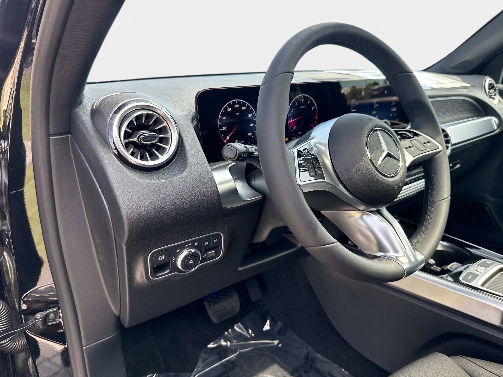 New 2026 Mercedes-Benz GLB 250 image 19