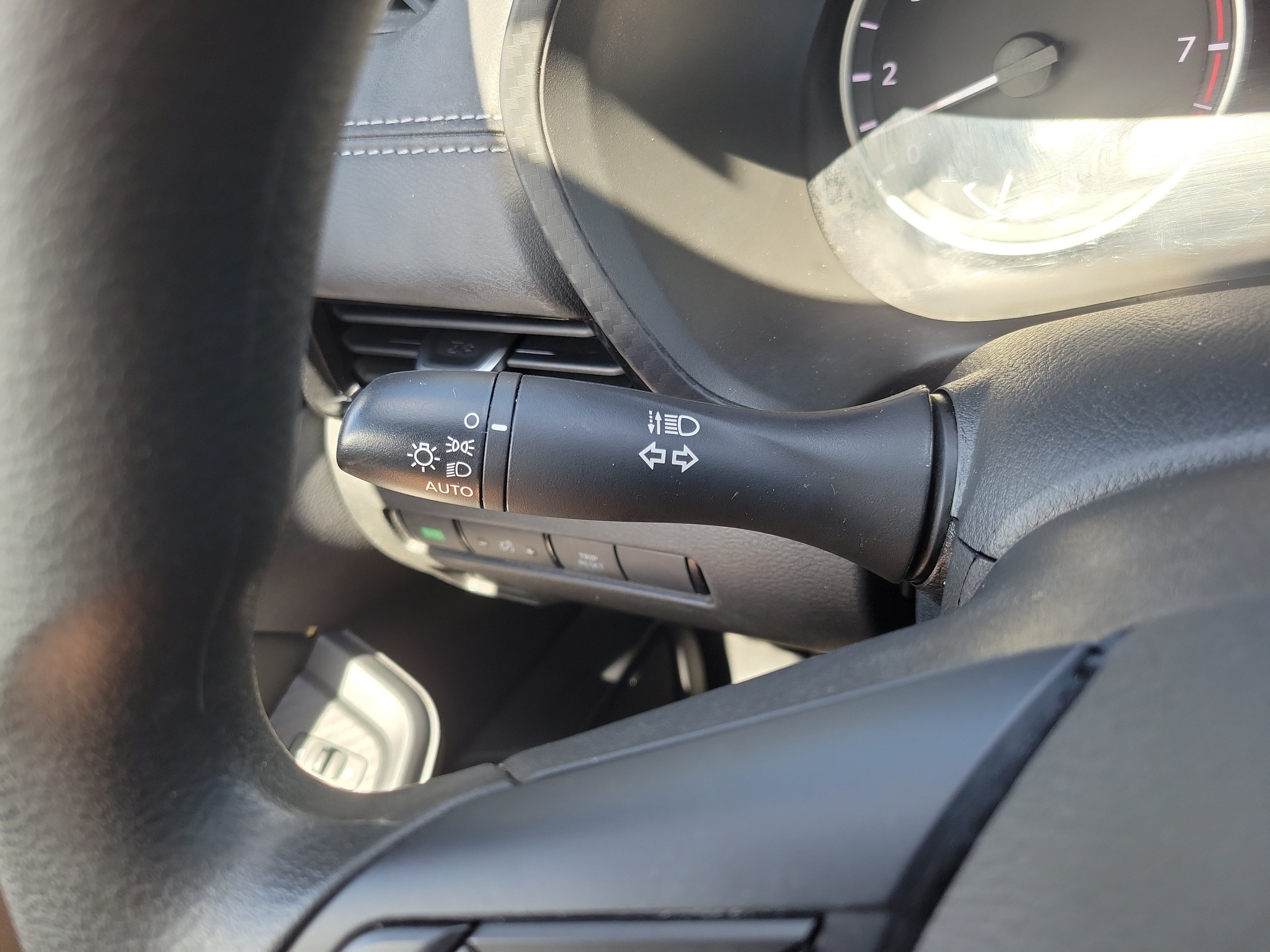 Used 2025 Nissan Sentra SV FWD image 26