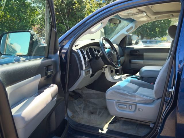 Used 2010 Toyota Sequoia SR5 AWD/4WD image 10