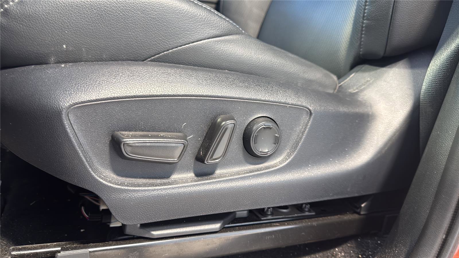 Used 2025 Toyota Tacoma TRD Off-Road w/ TRD Off Road Premium Package image 24