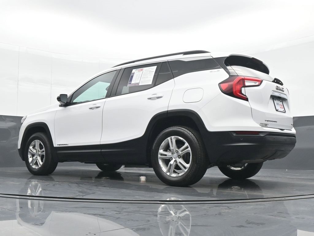 Used 2023 GMC Terrain SLE w/ Driver Convenience Package image 19