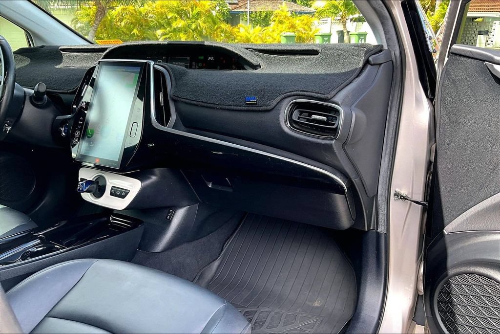 Used 2018 Toyota Prius Prime Plus FWD image 16