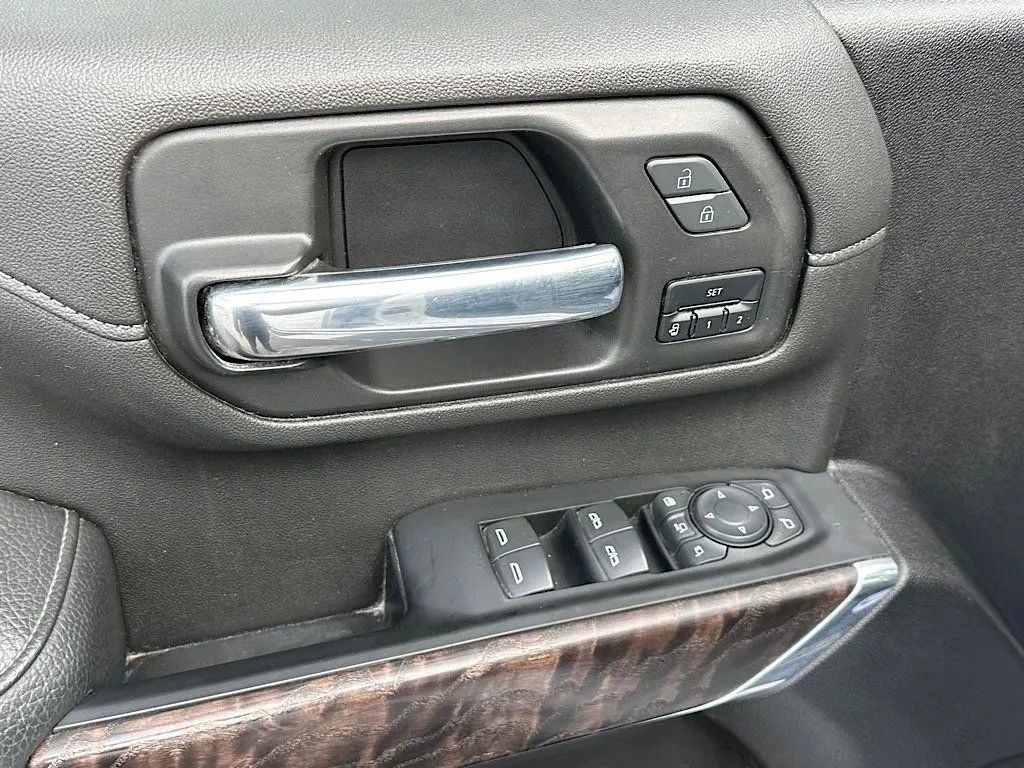 Used 2023 GMC Sierra 2500 Denali w/ Denali Ultimate Package image 14