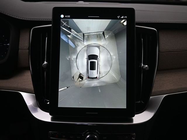 New 2026 Volvo XC90 T8 Plus w/ Protection Package Premier image 11