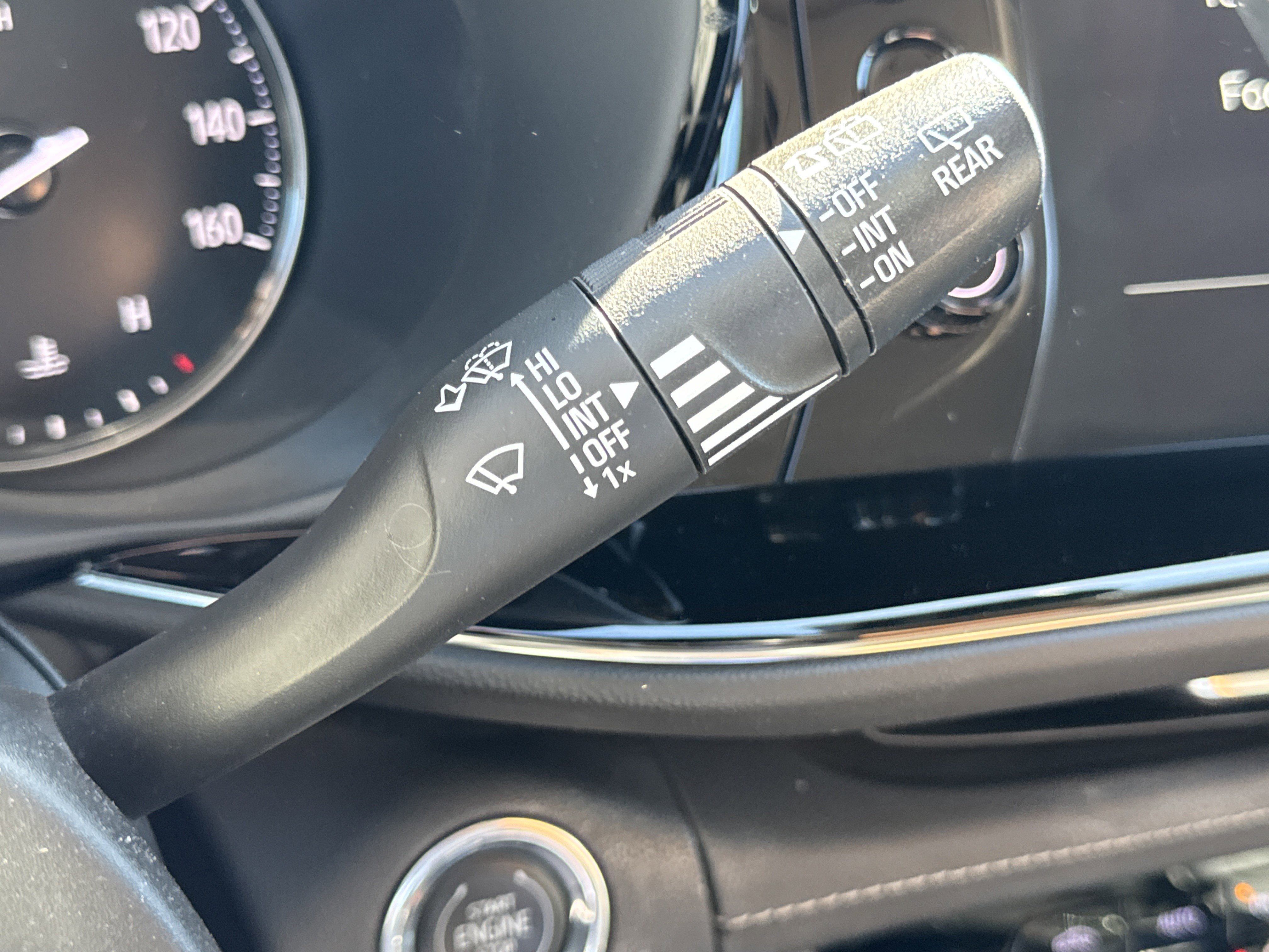 Used 2023 Buick Envision Avenir image 17