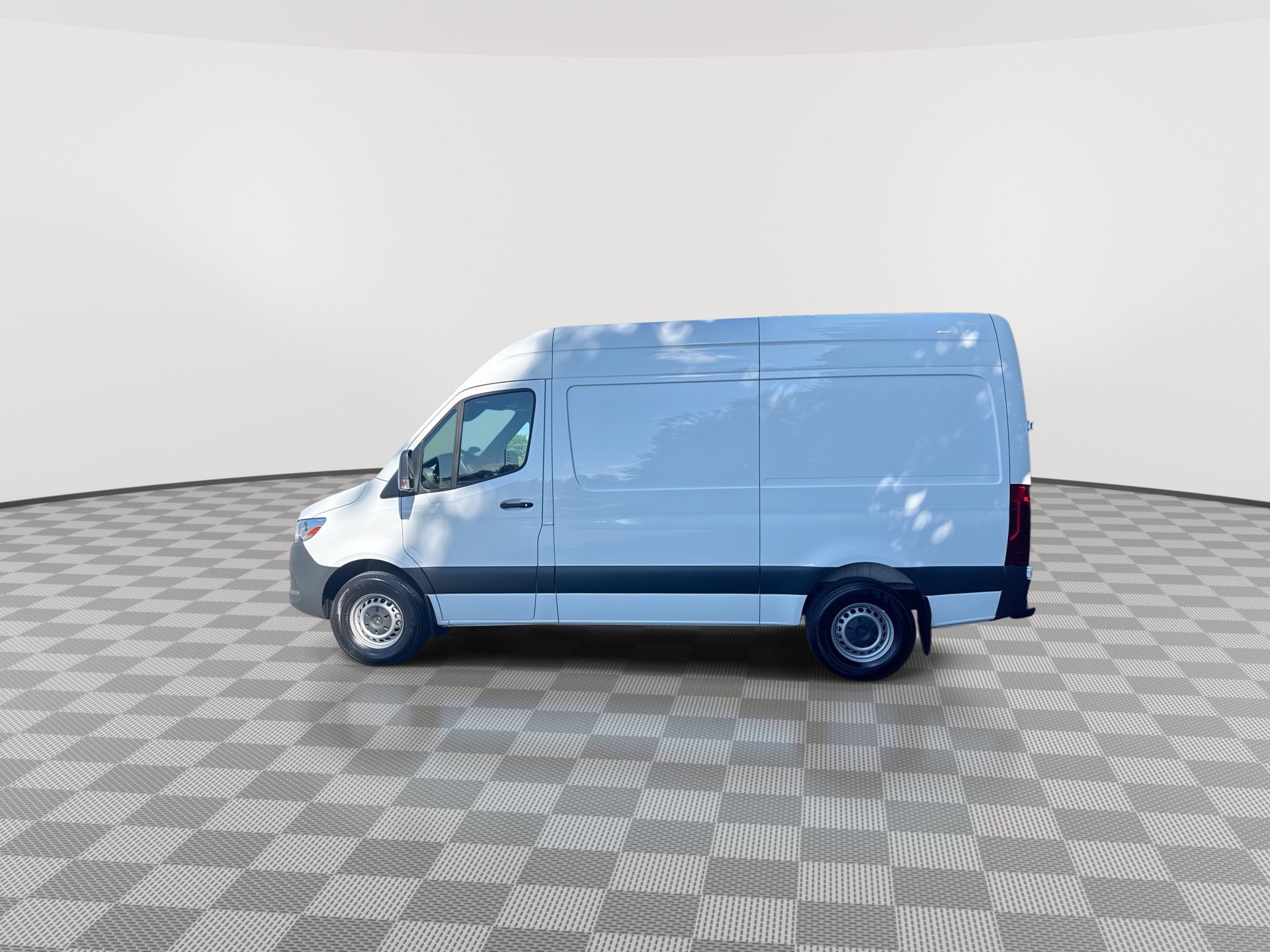 Used 2024 Mercedes-Benz Sprinter 2500 image 5