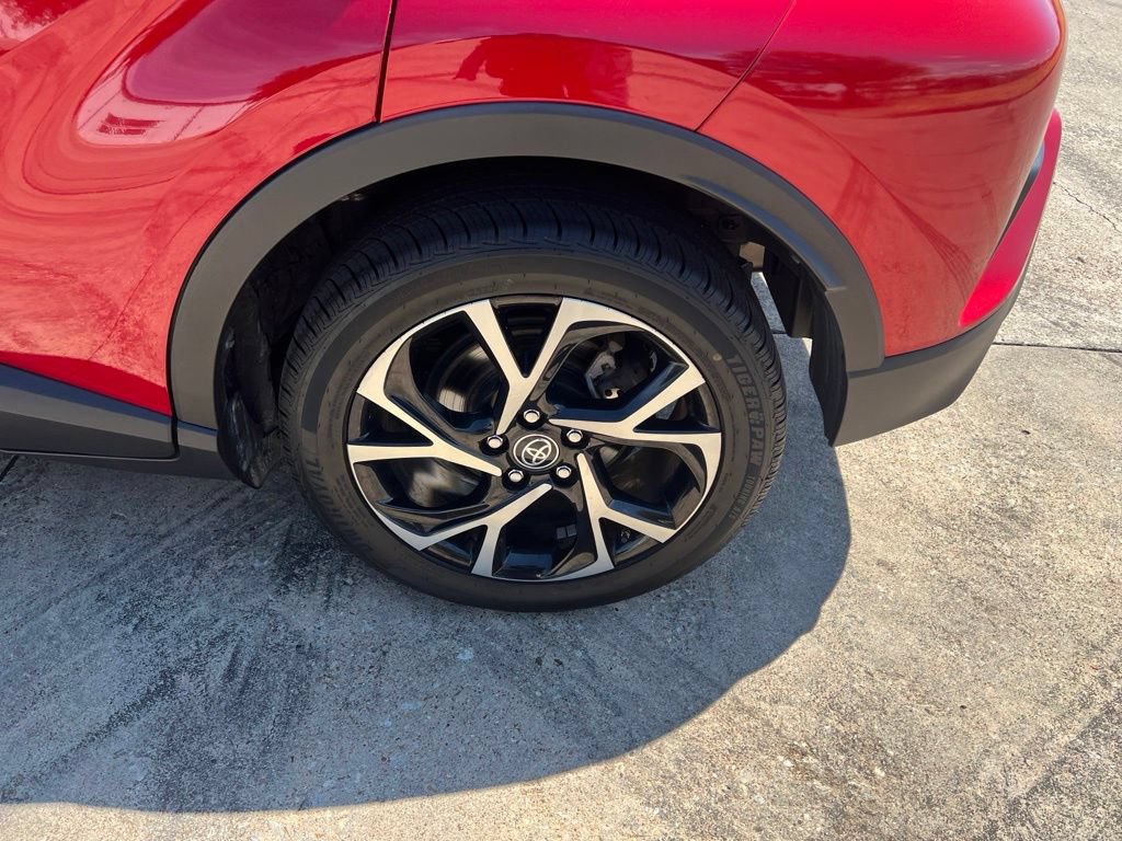 Used 2022 Toyota C-HR XLE FWD image 7