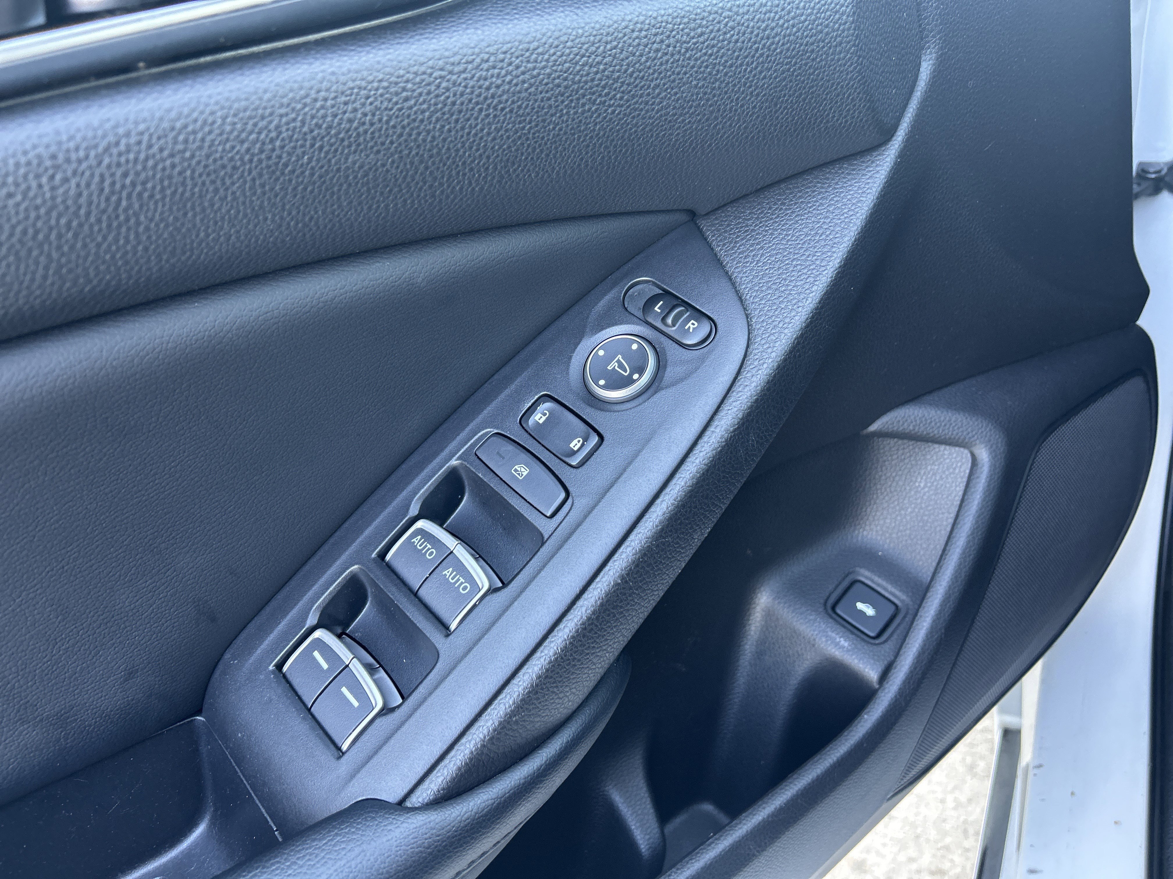 Certified 2018 Honda Accord EX image 23