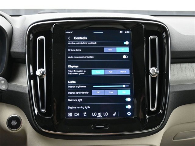 Used 2024 Volvo XC40 B5 Plus w/ Climate Package image 18