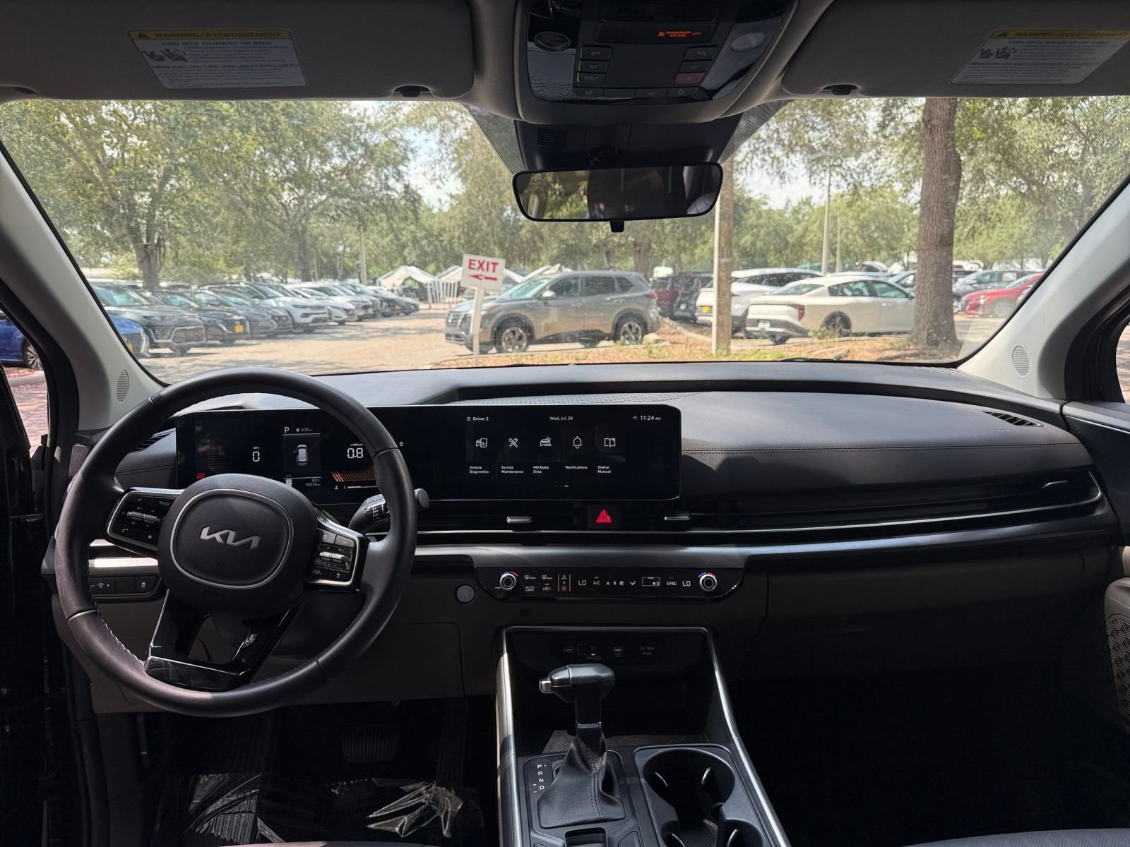Used 2026 Kia Carnival FWD image 33