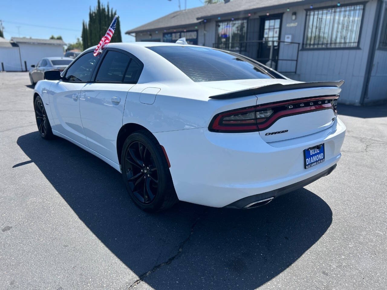 Used 2017 Dodge Charger R/T w/ Blacktop Package RWD image 4