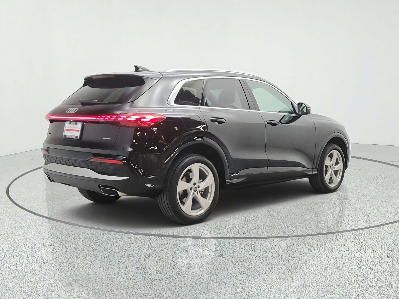 Used 2025 Audi Q5 Premium Plus w/ Premium Plus AWD/4WD image 5