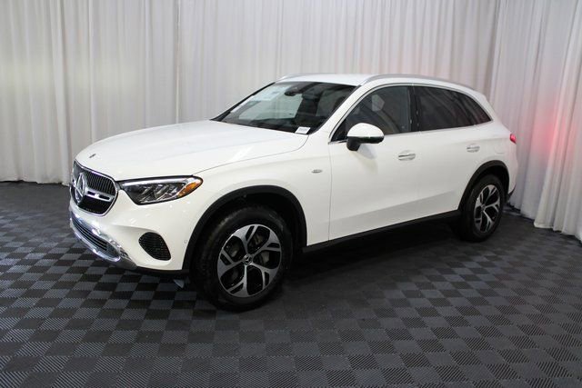 New 2025 Mercedes-Benz GLC 350e 4MATIC image 3
