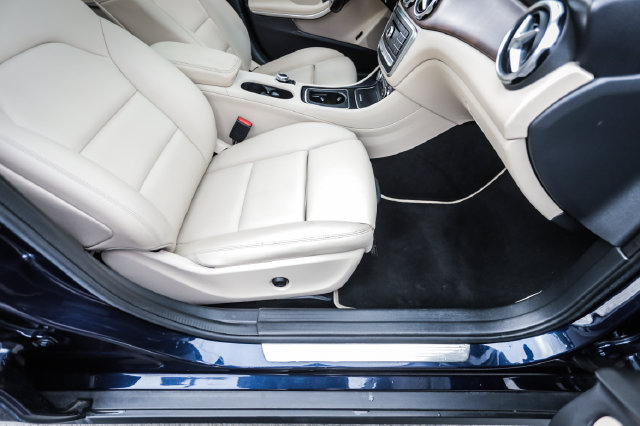 Used 2019 Mercedes-Benz GLA 250 4MATIC w/ Premium Package image 58