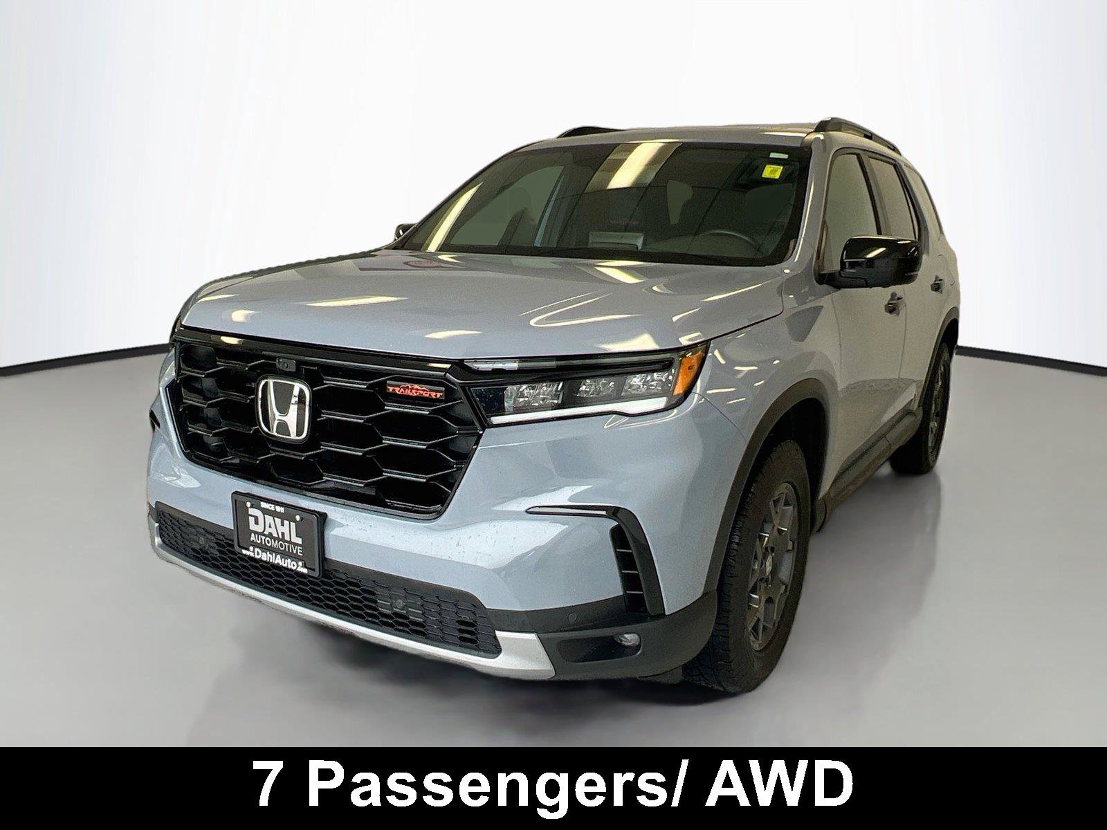 Certified 2025 Honda Pilot TrailSport image 4