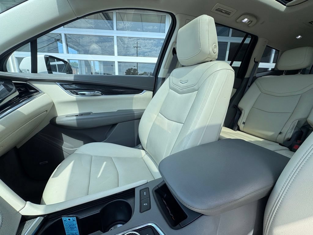 Used 2022 Cadillac XT6 Premium Luxury w/ Technology Package AWD/4WD image 23