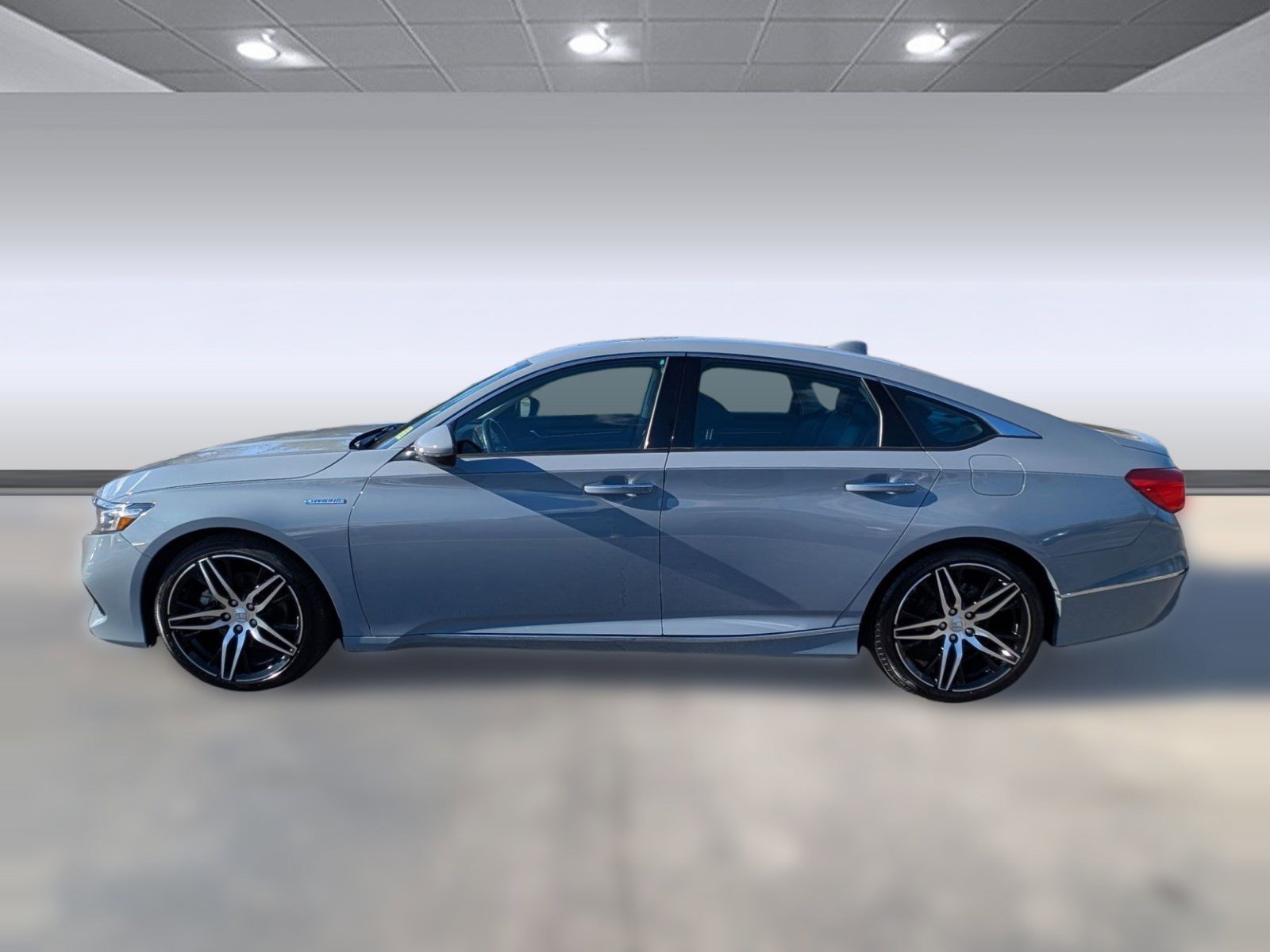 Used 2021 Honda Accord Touring image 2