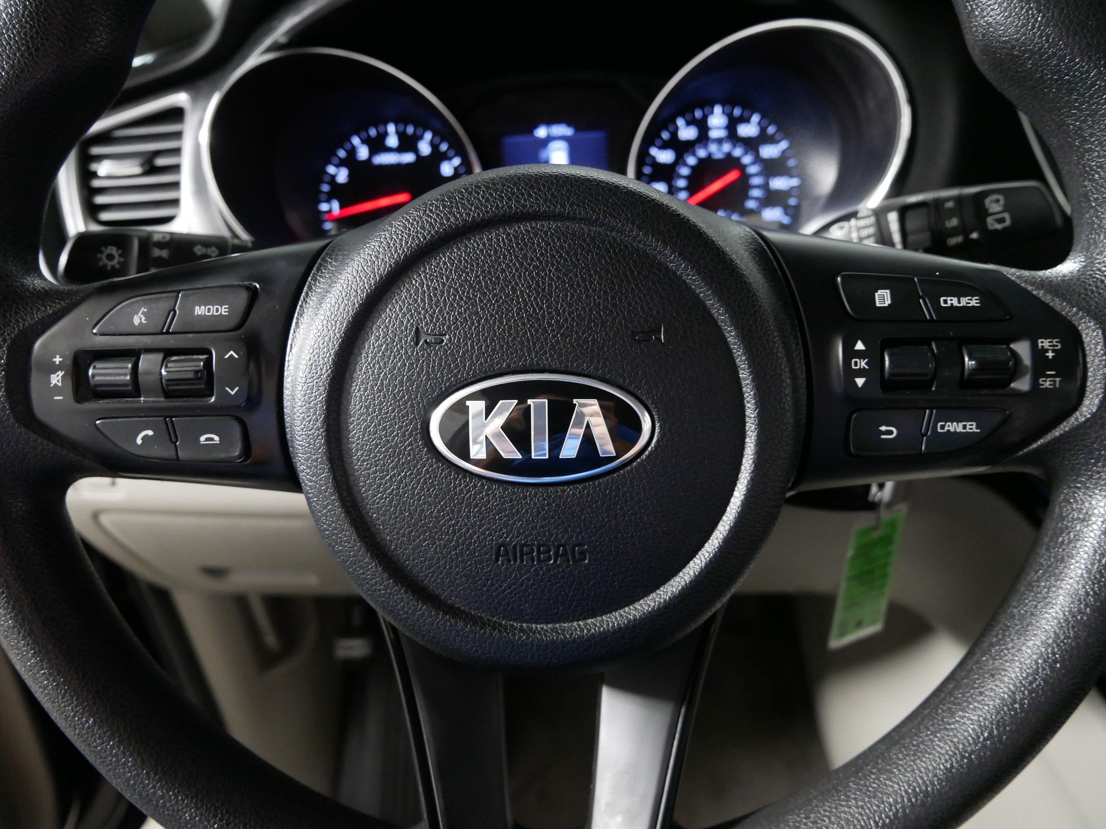 Used 2019 Kia Sedona LX FWD image 25