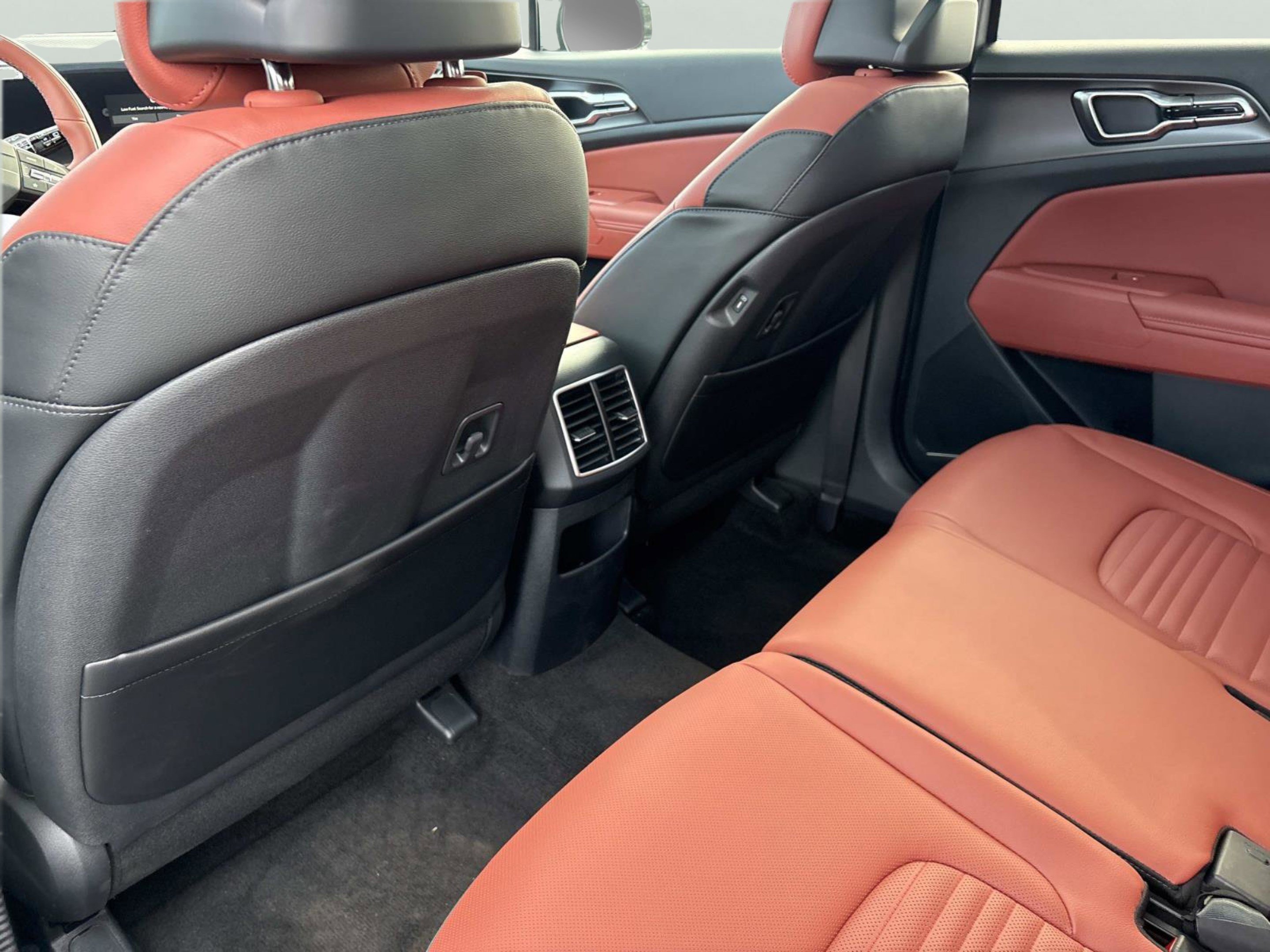 New 2026 Kia Sportage SX FWD image 17