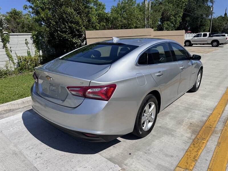 Used 2022 Chevrolet Malibu LT FWD image 5