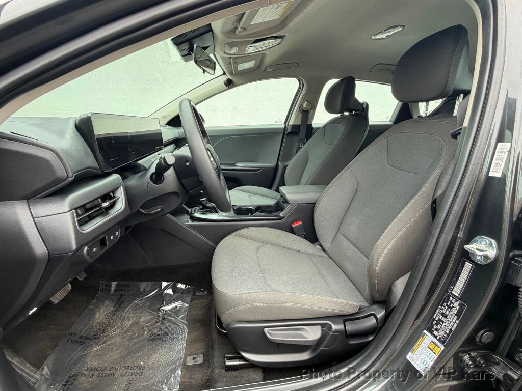 Used 2025 Kia K4 FWD image 11