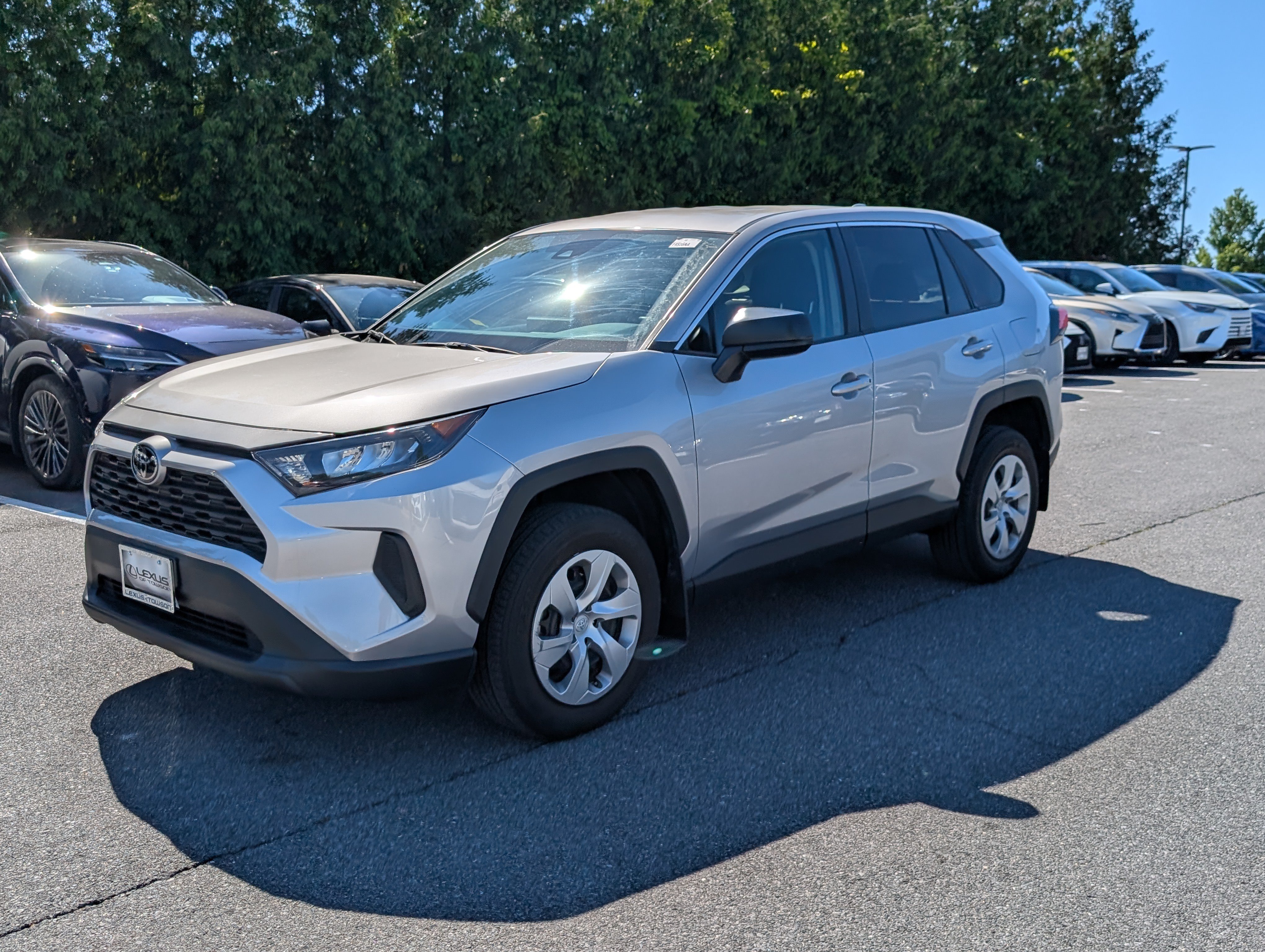 Used 2022 Toyota RAV4 LE AWD/4WD image 7