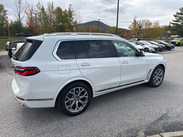 Used 2024 BMW X7 xDrive40i image 27