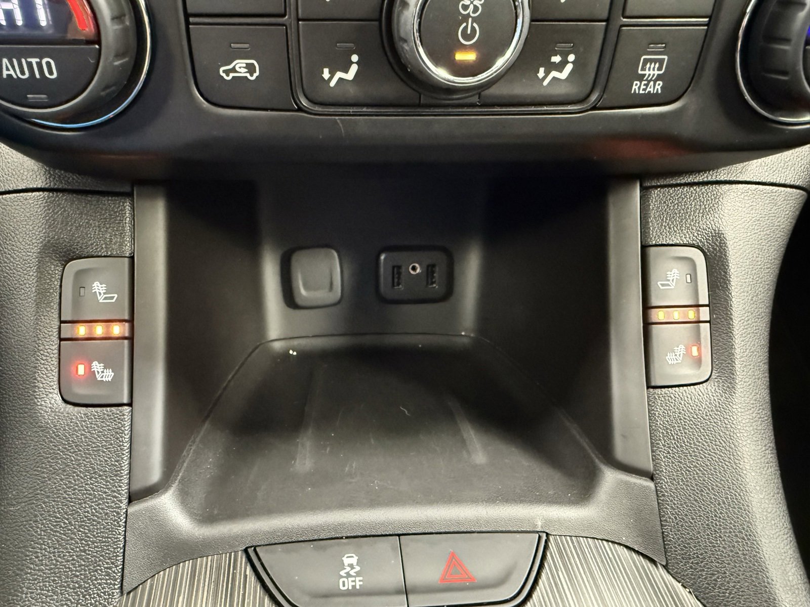 Used 2019 GMC Acadia SLT image 32