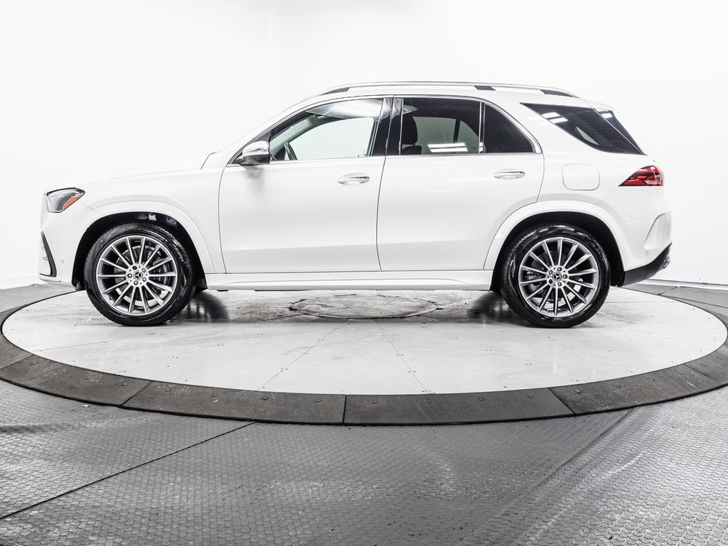 Used 2024 Mercedes-Benz GLE 450e 4MATIC w/ AMG Line Exterior image 4