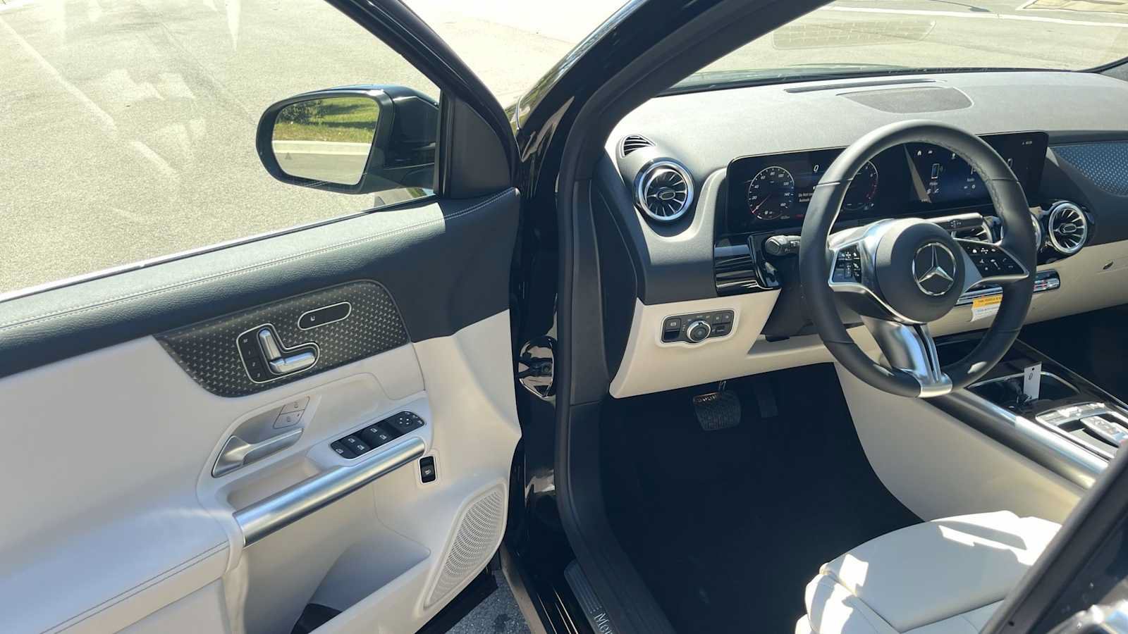 New 2026 Mercedes-Benz GLA 250 4MATIC image 15