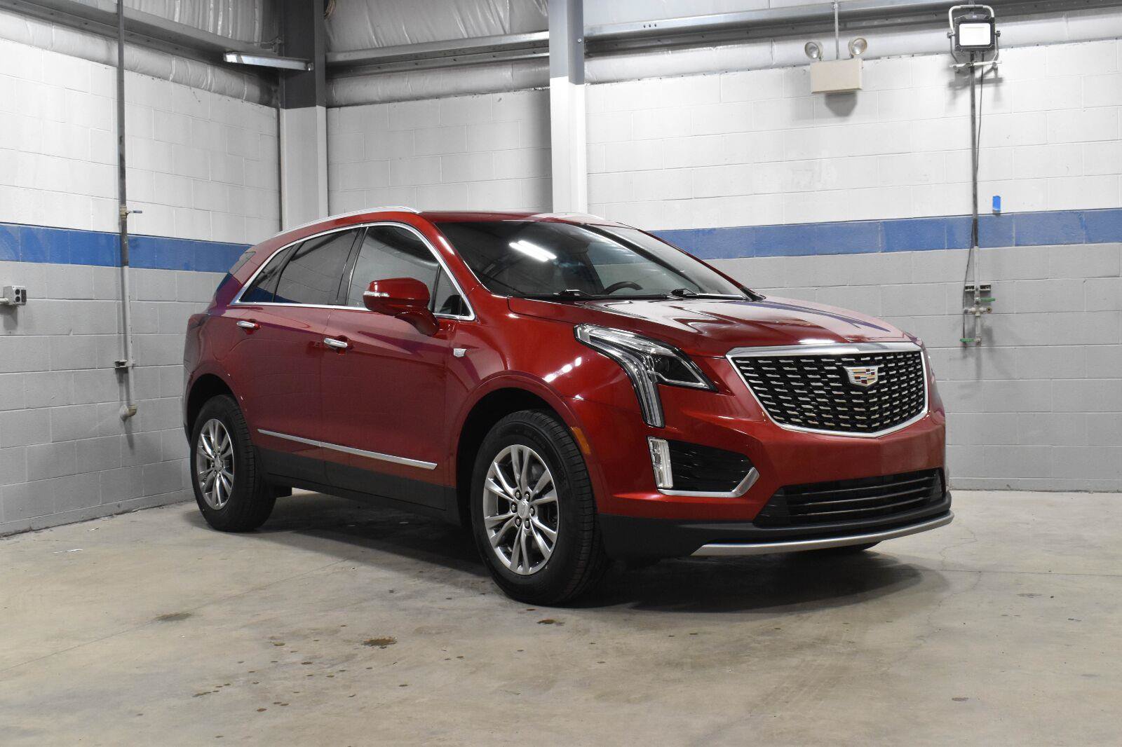 Used 2021 Cadillac XT5 Premium Luxury w/ LPO, Floor Liner Package FWD image 28