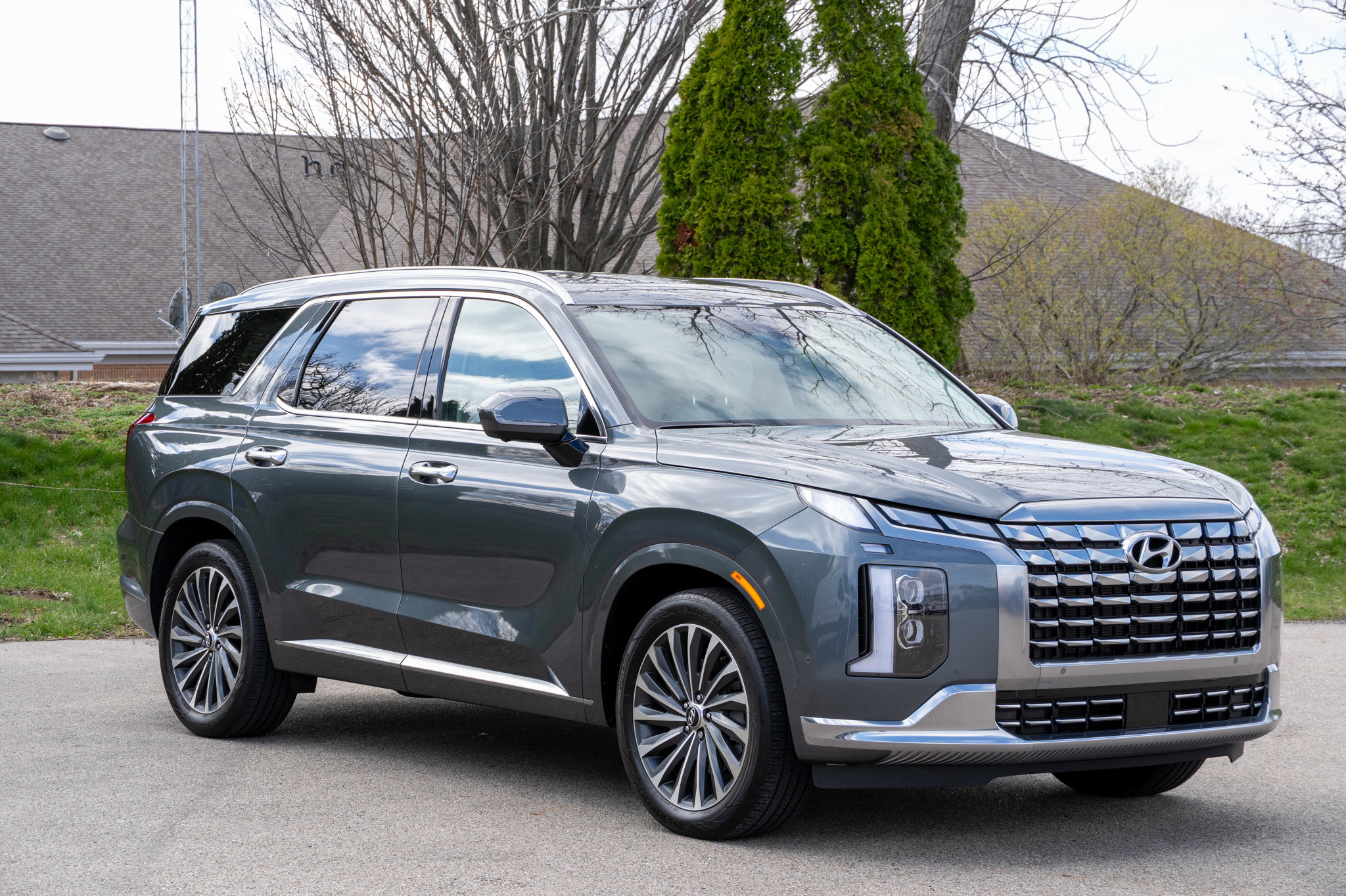 Used 2024 Hyundai Palisade Calligraphy image 3