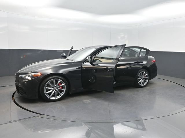Used 2023 Alfa Romeo Giulia Sprint RWD image 34