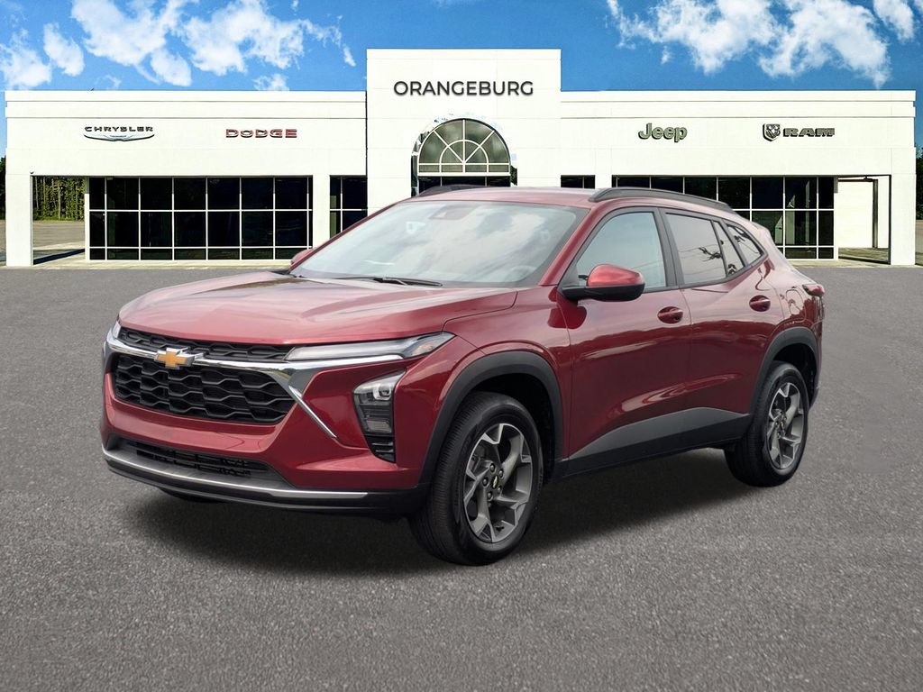 Used 2025 Chevrolet Trax LT FWD image 3