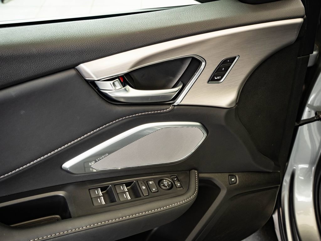Certified 2025 Acura RDX w/ Technology Package image 25