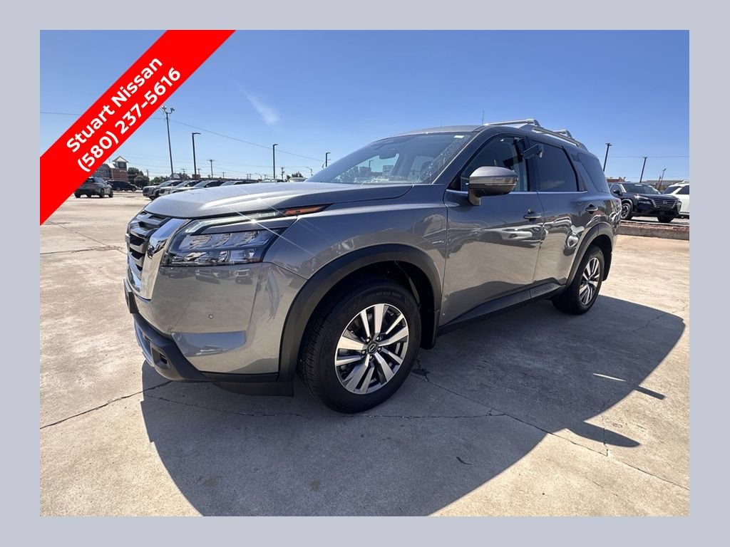 Certified 2025 Nissan Pathfinder SL AWD/4WD image 1