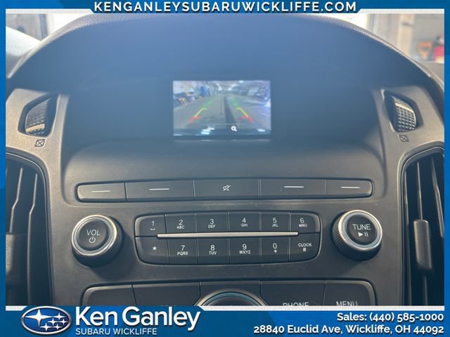 Used 2018 Ford Focus SE w/ SE Appearance Package FWD image 18