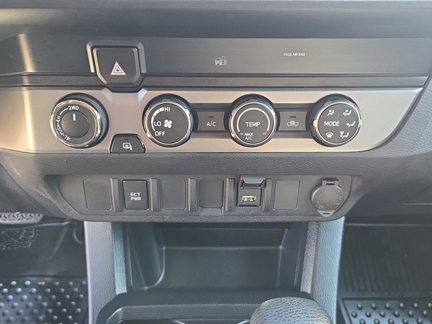Used 2020 Toyota Tacoma SR AWD/4WD image 22