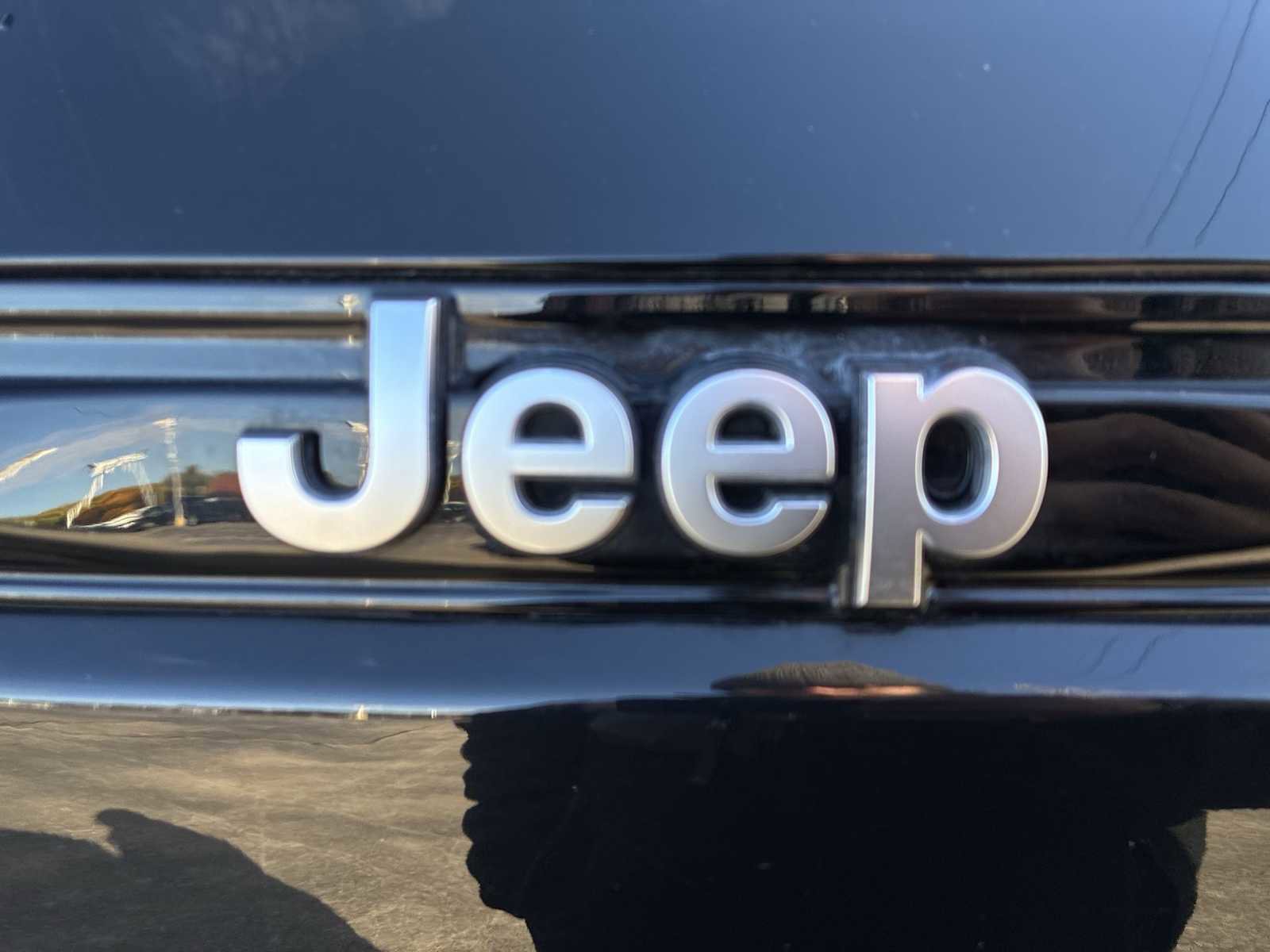 Used 2023 Jeep Grand Cherokee Summit image 32